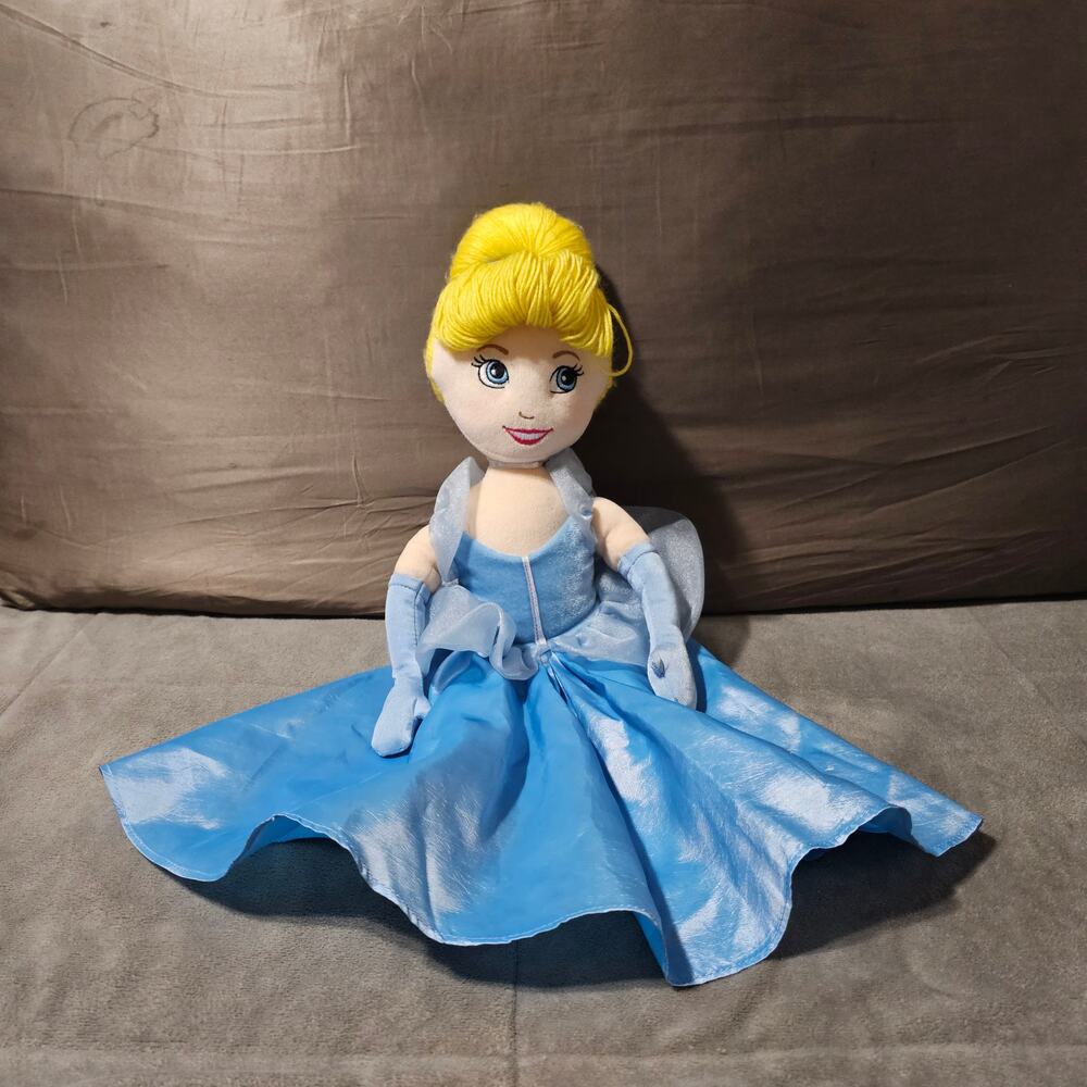 Madame Alexander Disney Cinderella Cloth Doll Plush 2009 Princess Blue Blonde
